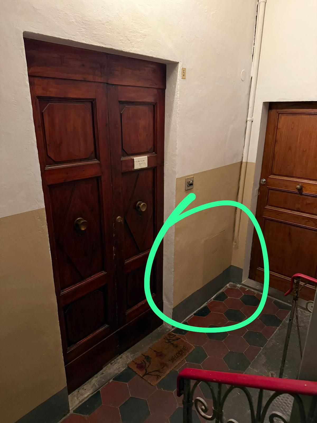 Photo: landing with the GAS door circled